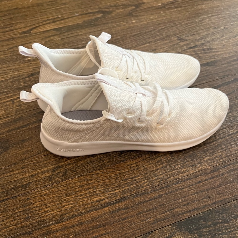 Adidas cloud foam brand new